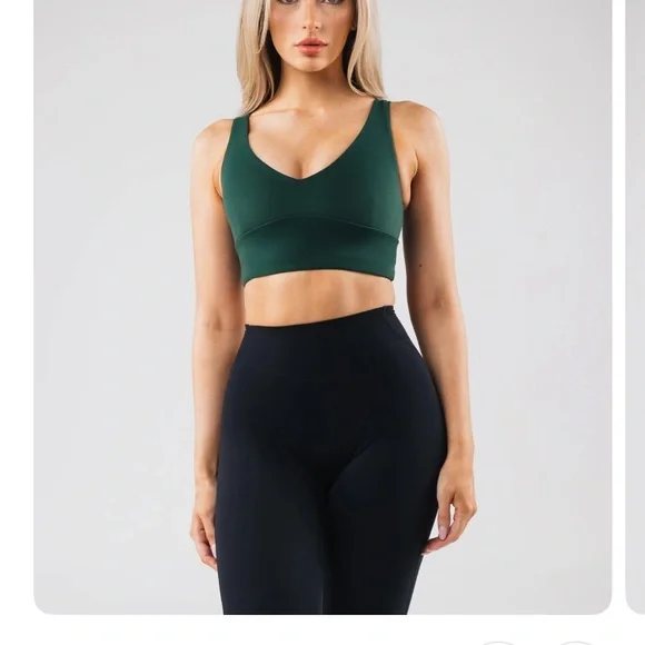 Alphalete Celeste sports bra in Blade - Picture 3 of 3